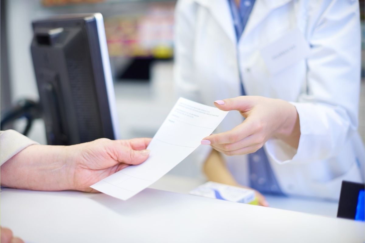 Ricetta bianca su carta intestata: &egrave; obbligatorio il timbro del medico?