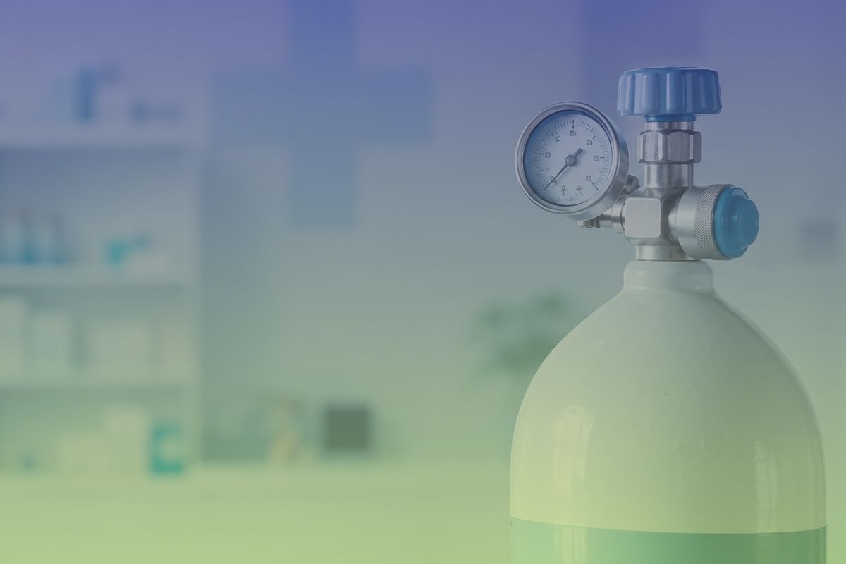 Ossigeno medicinale e gestione delle bombole: profili normativi, criticità operative e rischi per la farmacia