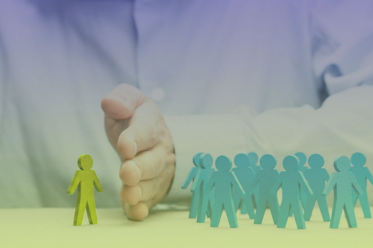 Caregiver e organizzazione del lavoro in farmacia: cosa cambia dopo la pronuncia n. 9104/2026 della Cassazione