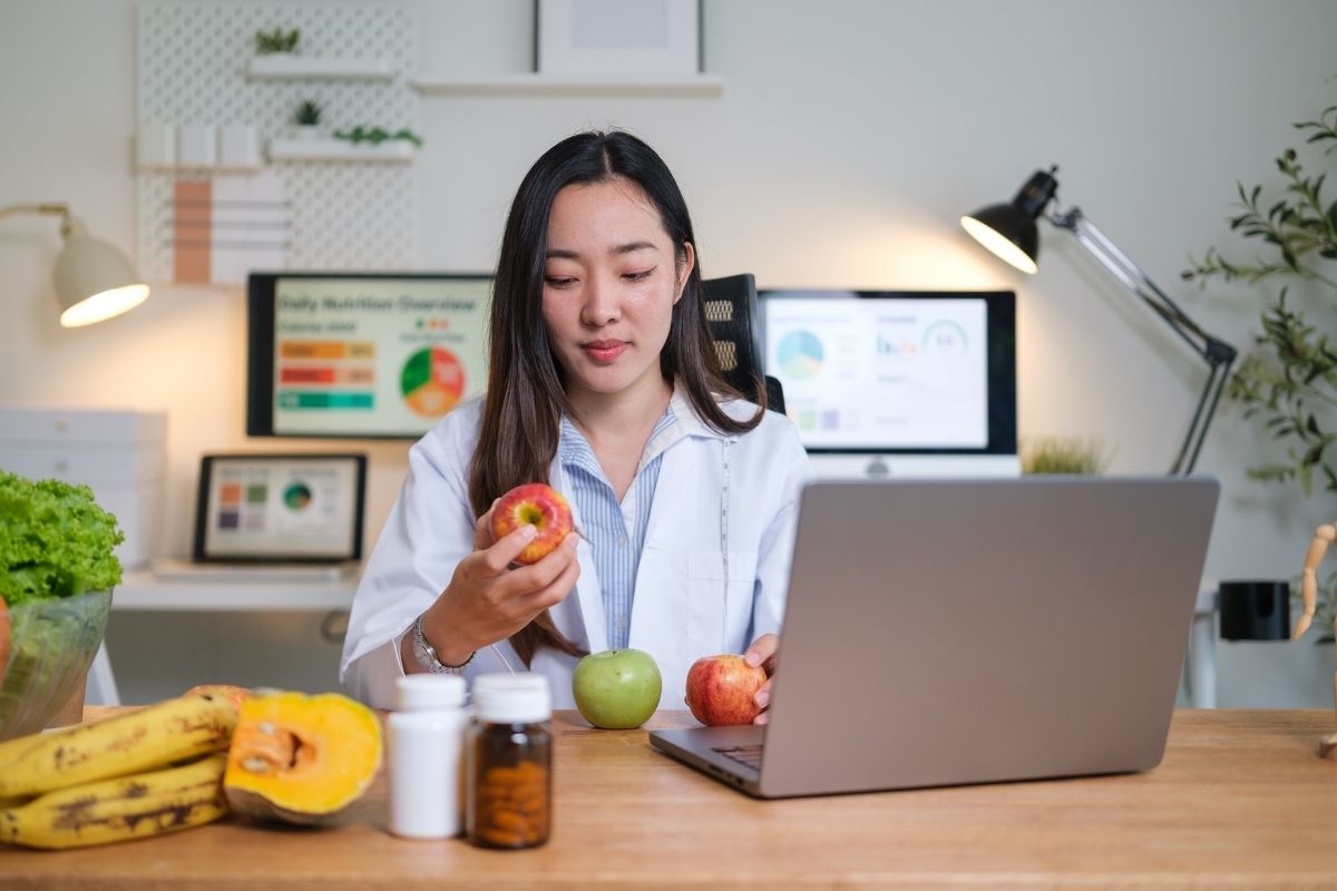 Farmacista esperto in nutrizione e attivit&agrave; online: P.IVA, codice ATECO e ENPAF